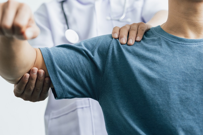How to Treat Shoulder Pain Without Surgery